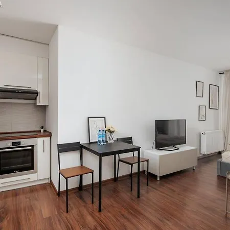 Komfortowy Z Balkonem