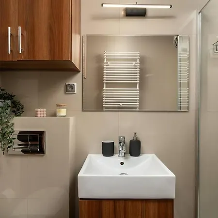 Komfortowy Z Balkonem